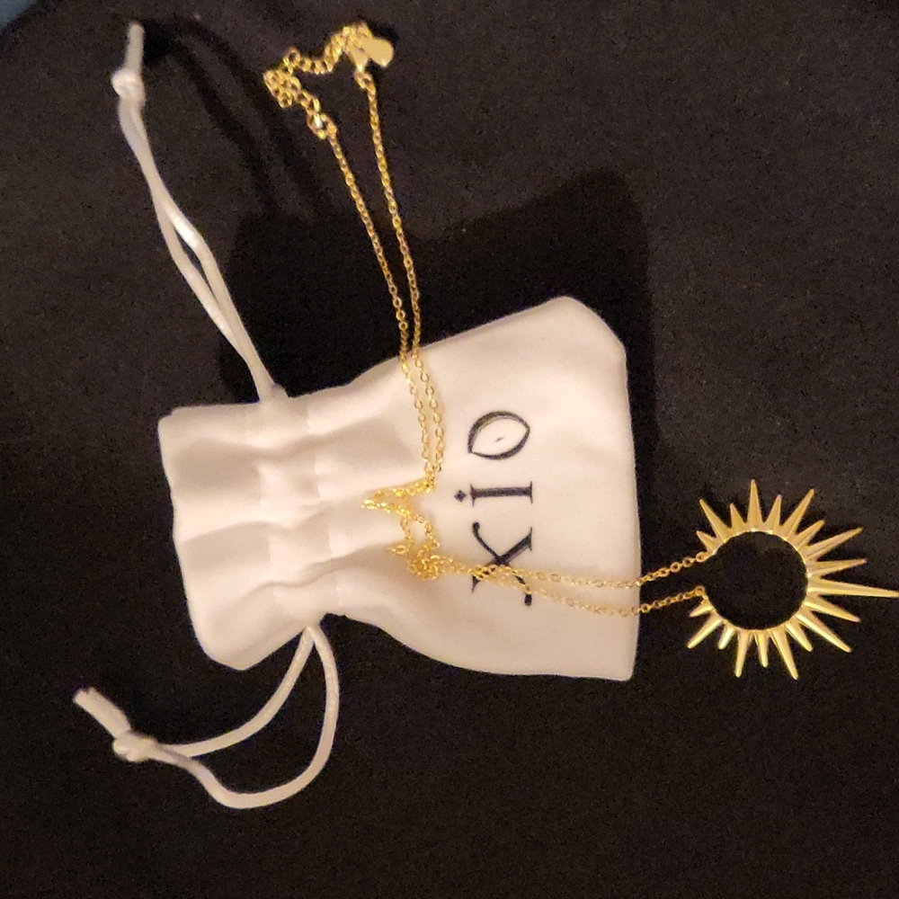 Solaris Necklace - Picture 4 of 5